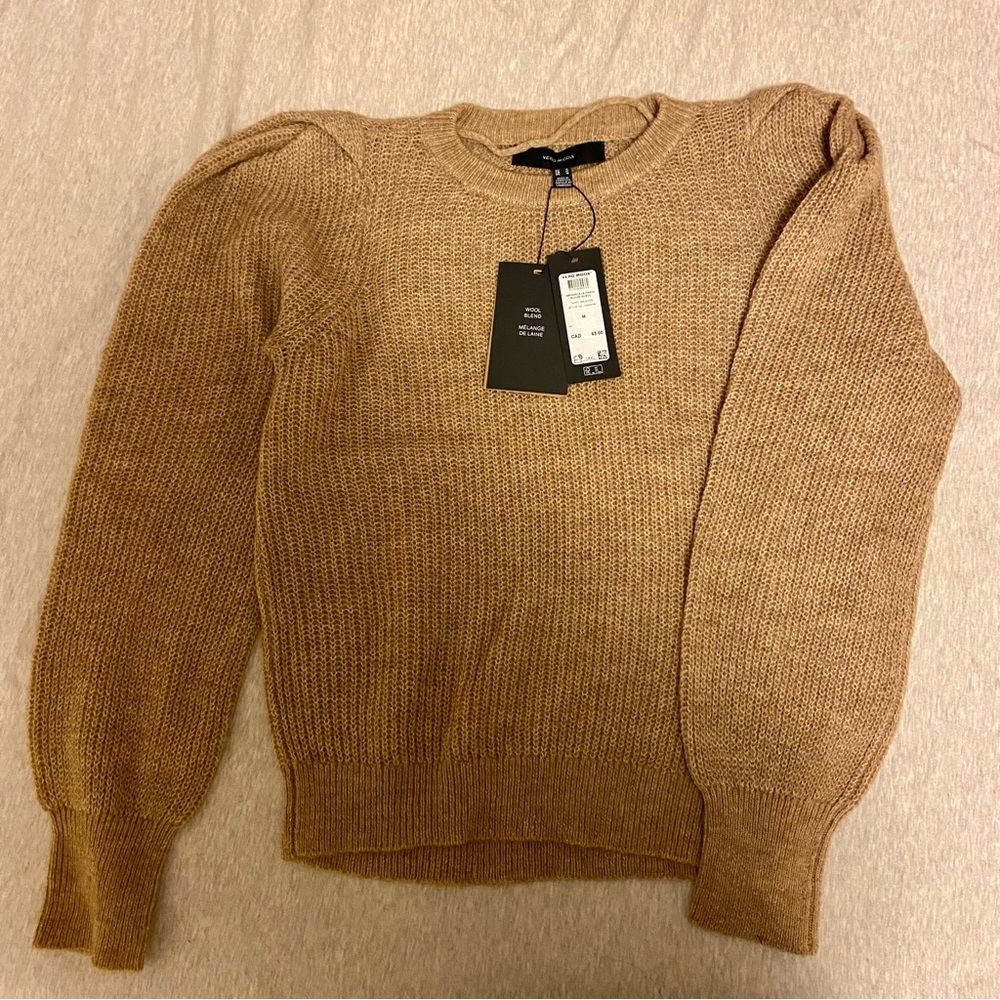 BNWT Medium Vero Moda Radella Puff-Sleeve Top